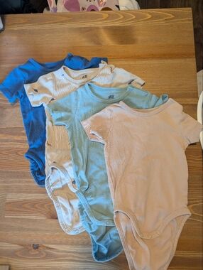H&M Baby Bodysuit Multipack